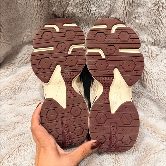 Reebok Women's Beige and Maroon Sneakers - Picture 3 of 4